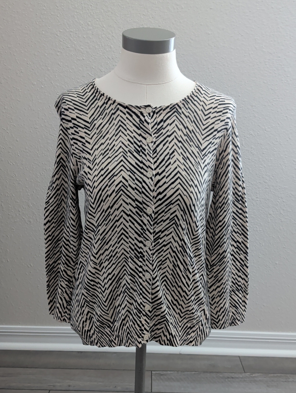 LOFT Black & White Patterned Button-Front Cardigan